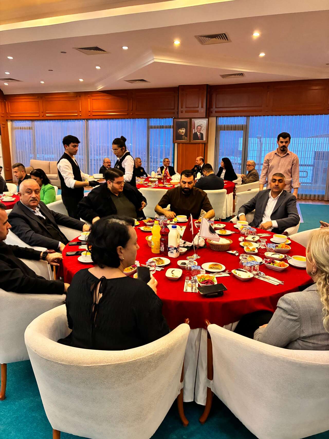 EMŞAV’dan Görkemli İftar Yemeği 18